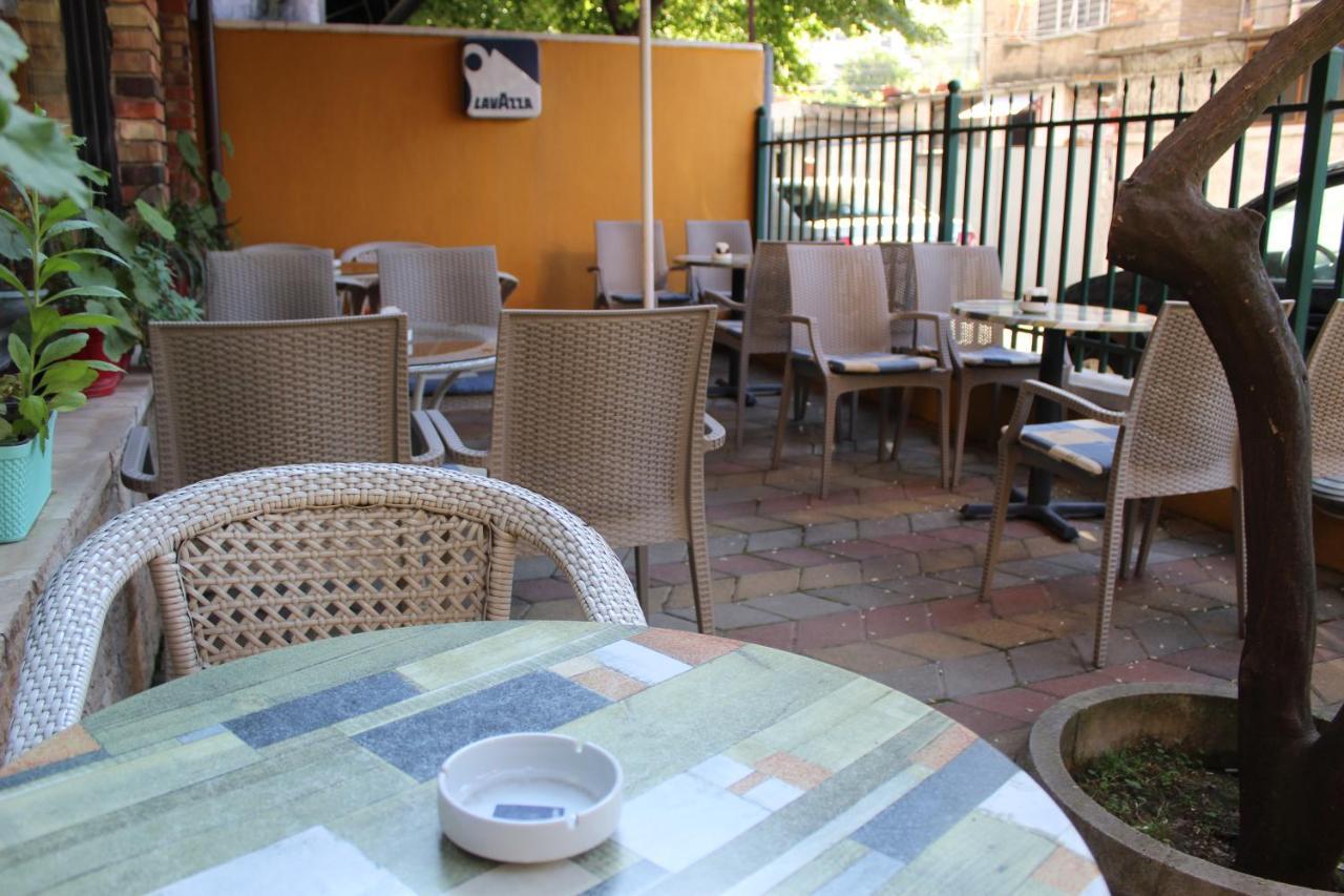 Hotel Vila 15 Tirana Eksteriør billede