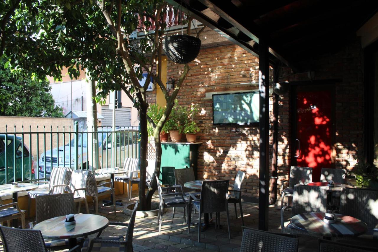 Hotel Vila 15 Tirana Eksteriør billede
