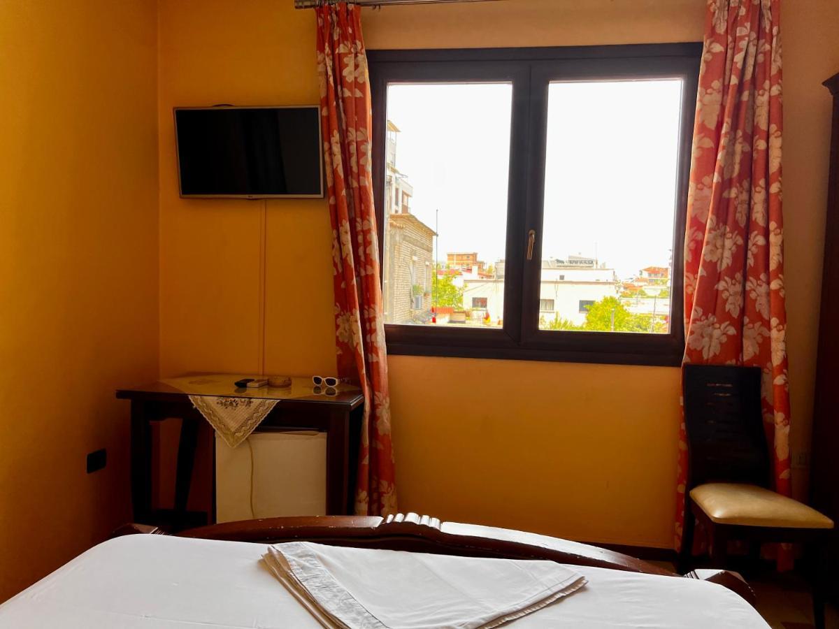 Hotel Vila 15 Tirana Eksteriør billede